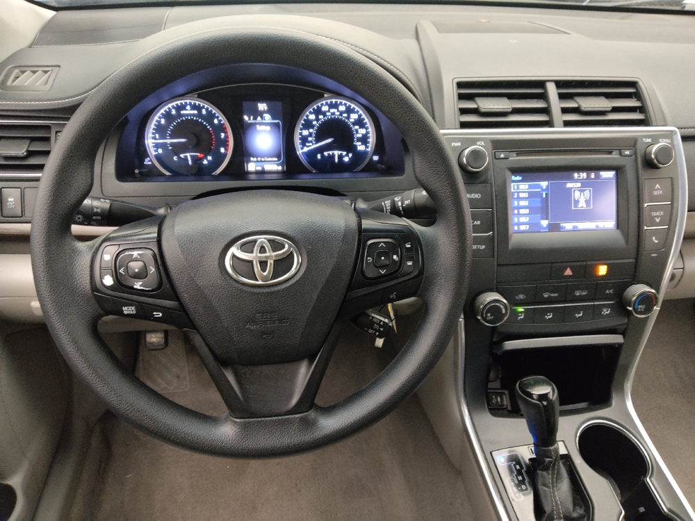 2016 Toyota Camry LE - Photo 17