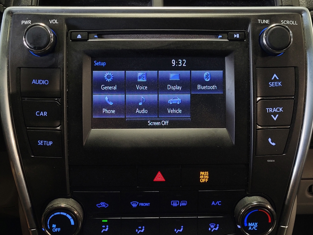 2016 Toyota Camry LE - Photo 19