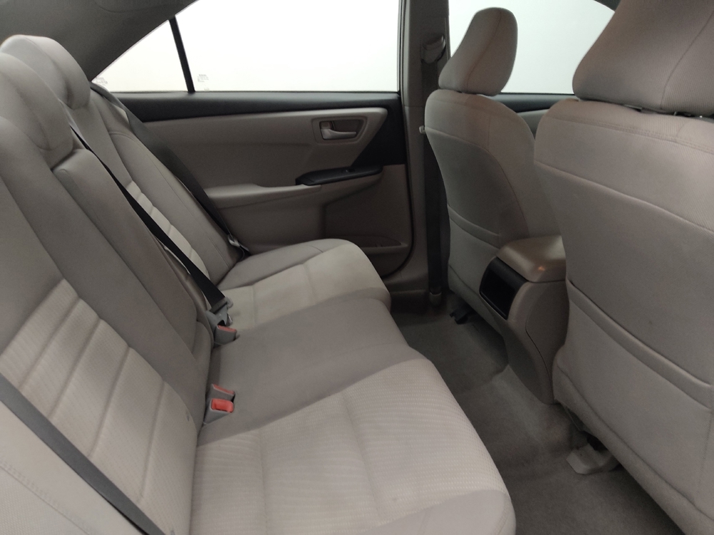 2016 Toyota Camry LE - Photo 15