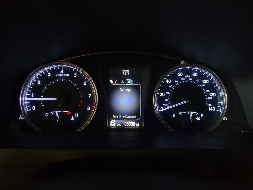 2016 Toyota Camry LE - Photo 18