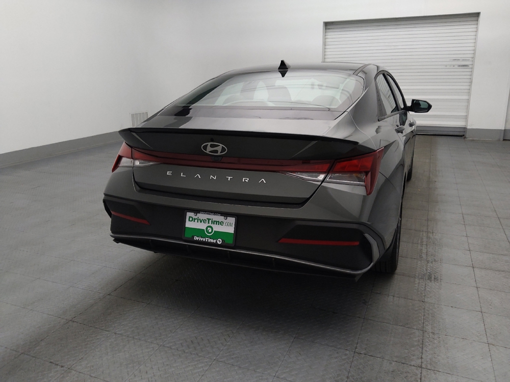 2025 Hyundai Elantra SEL - Photo 6