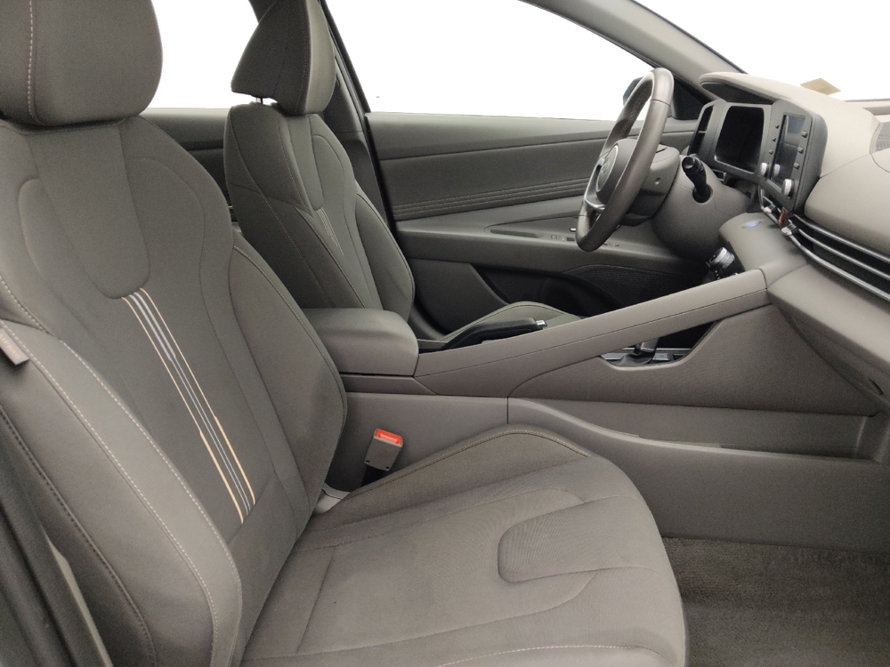 2025 Hyundai Elantra SEL - Photo 16
