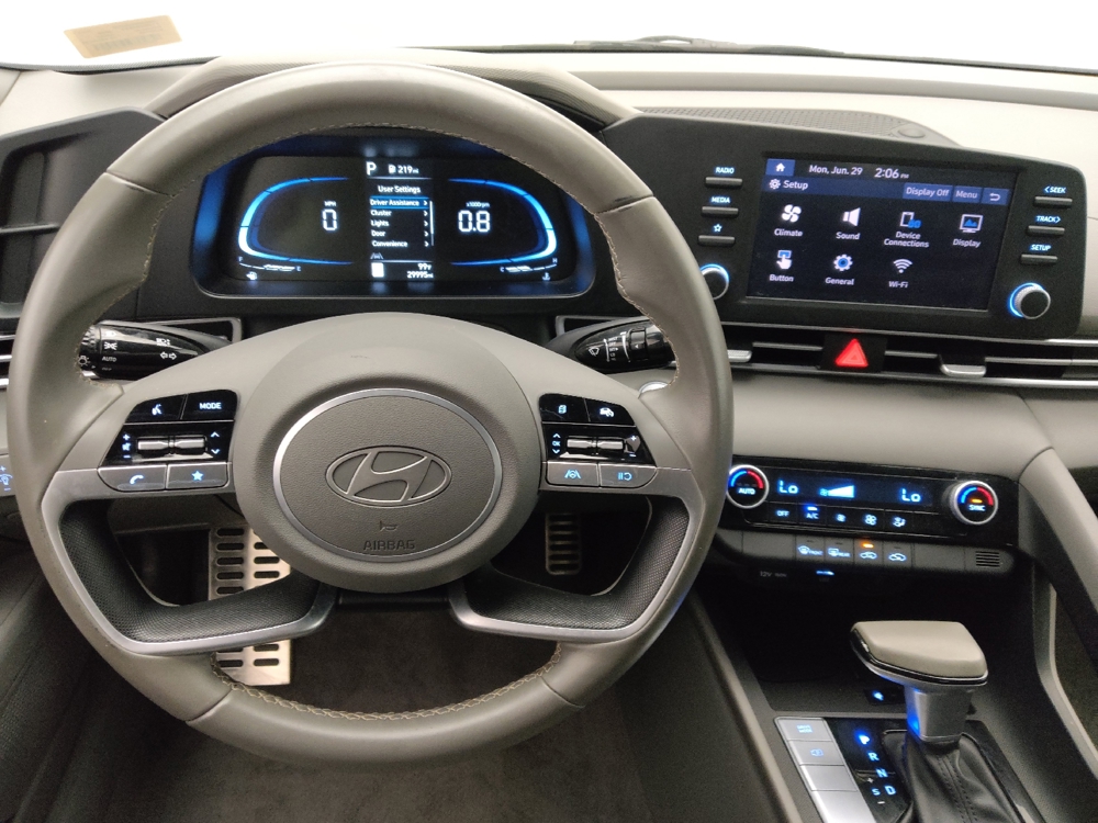 2025 Hyundai Elantra SEL - Photo 17