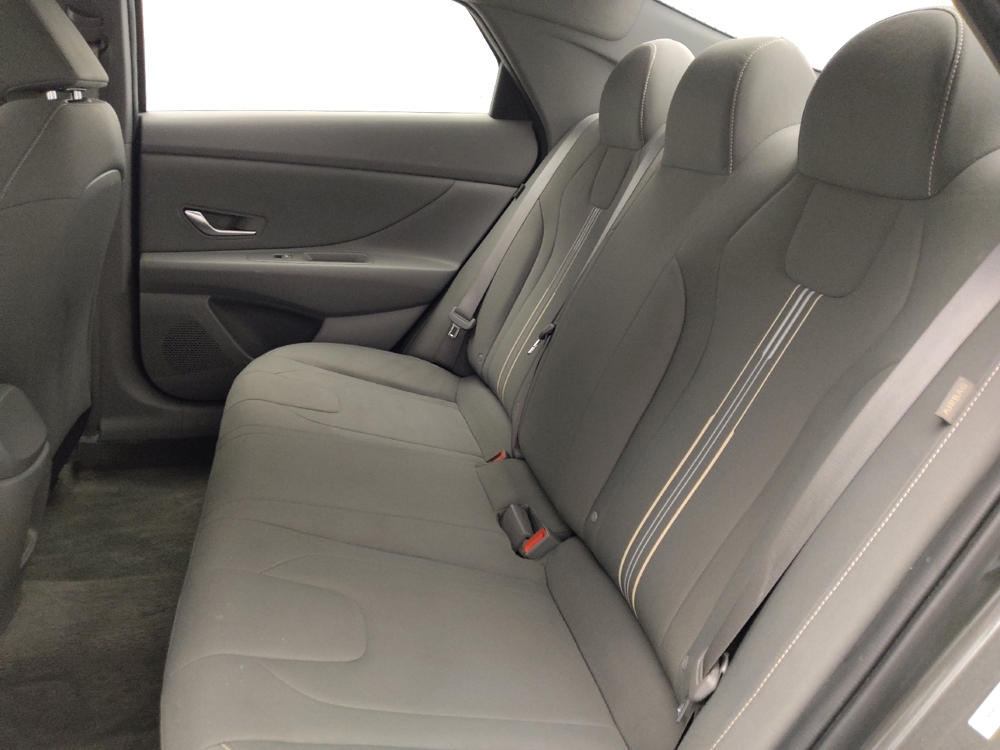2025 Hyundai Elantra SEL - Photo 14