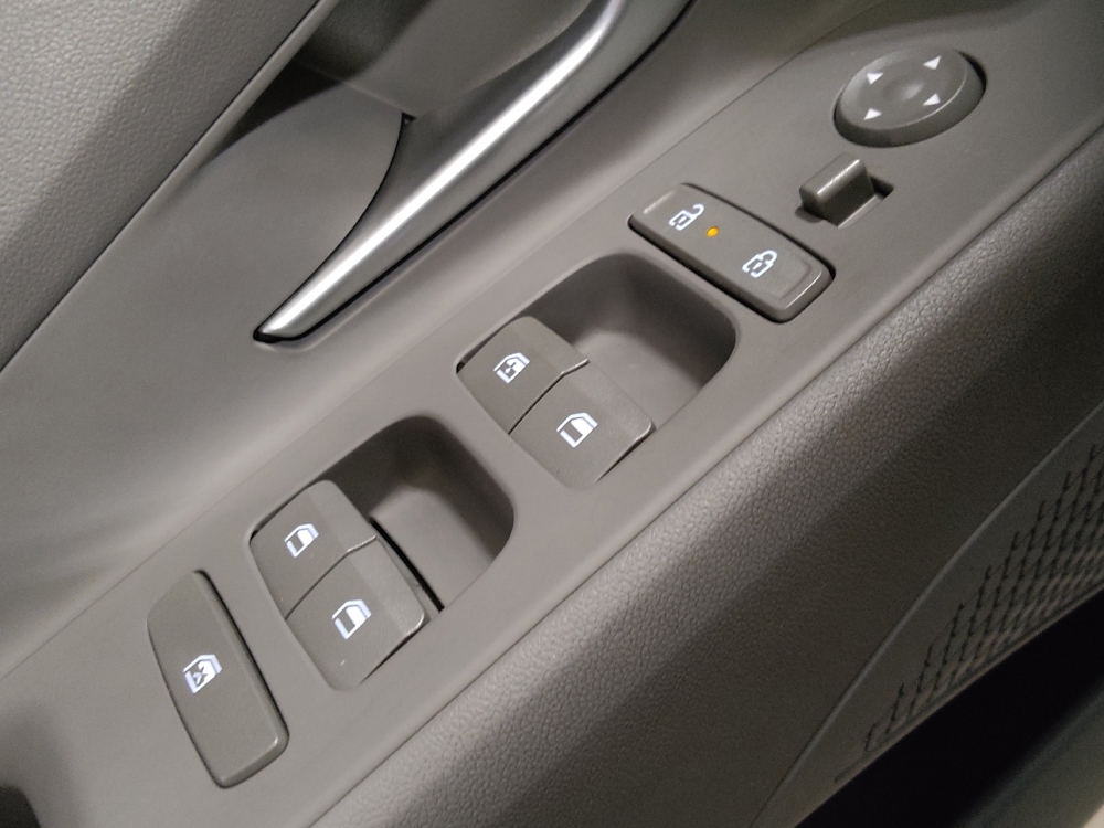 2025 Hyundai Elantra SEL - Photo 21