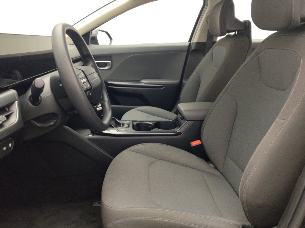 2025 Kia K4 LXS - Photo 13