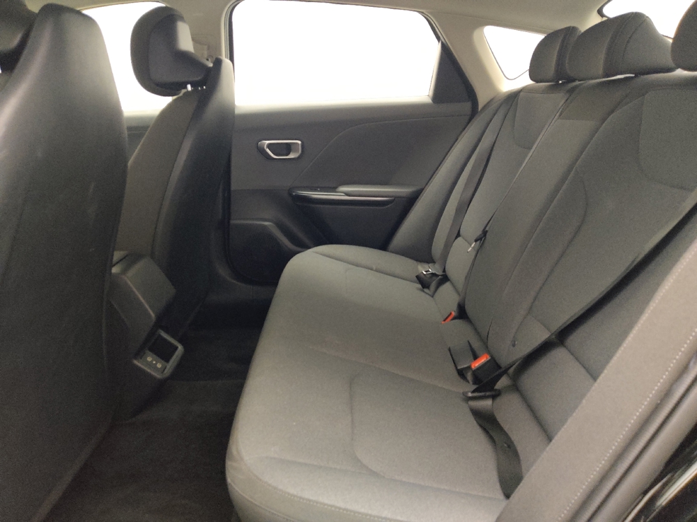 2025 Kia K4 LXS - Photo 14