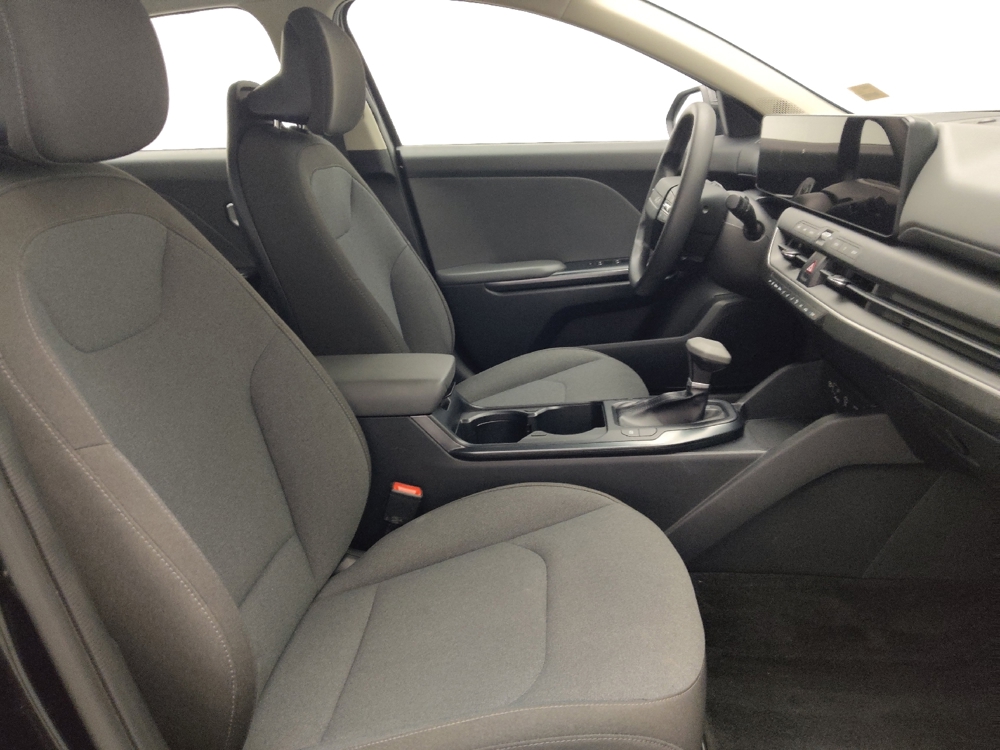 2025 Kia K4 LXS - Photo 16