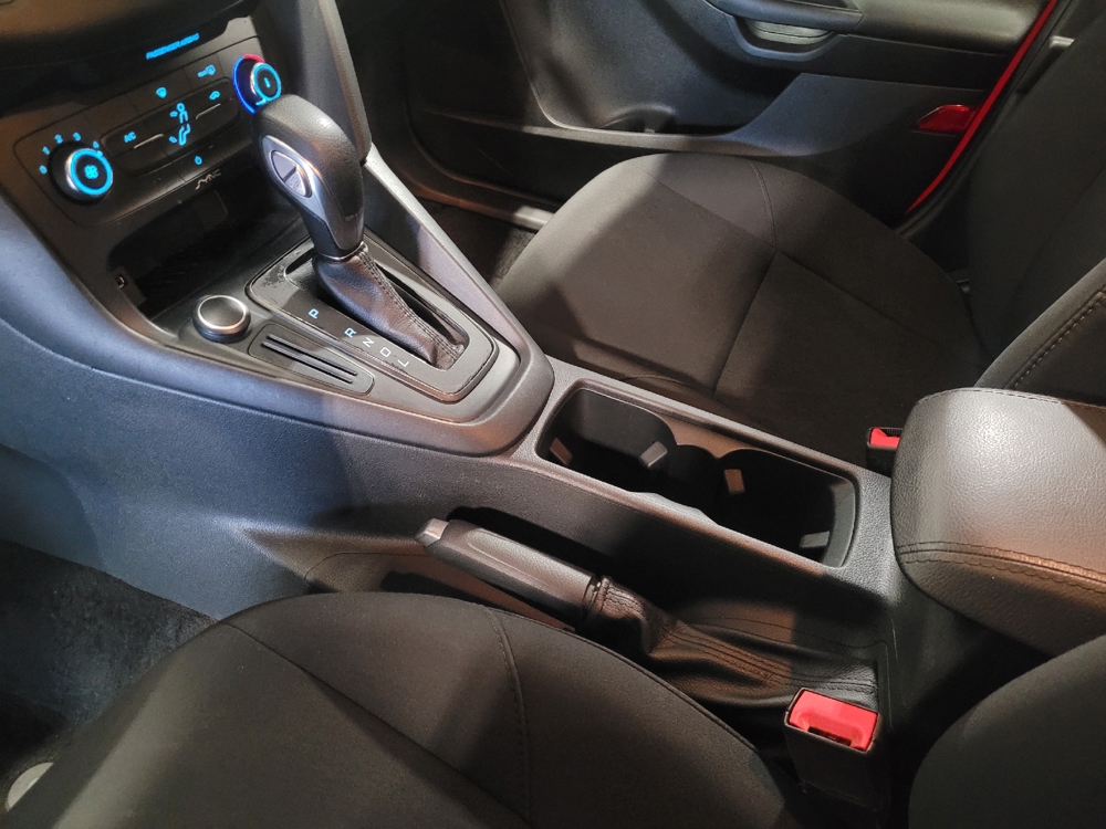 2017 Ford Focus SE - Photo 20
