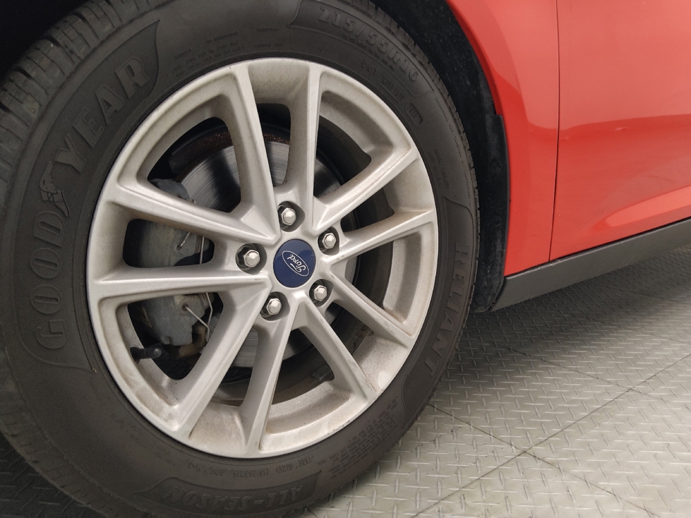 2017 Ford Focus SE - Photo 24