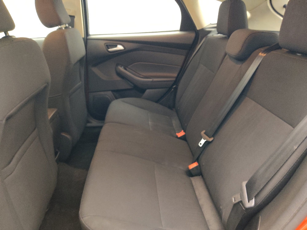 2017 Ford Focus SE - Photo 14