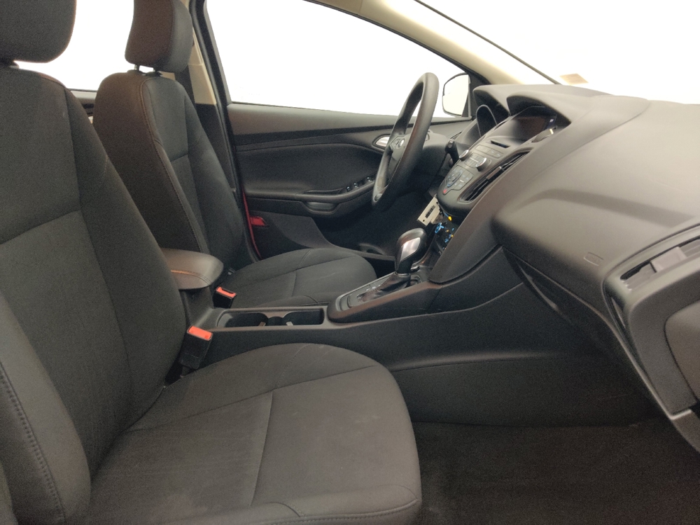 2017 Ford Focus SE - Photo 16