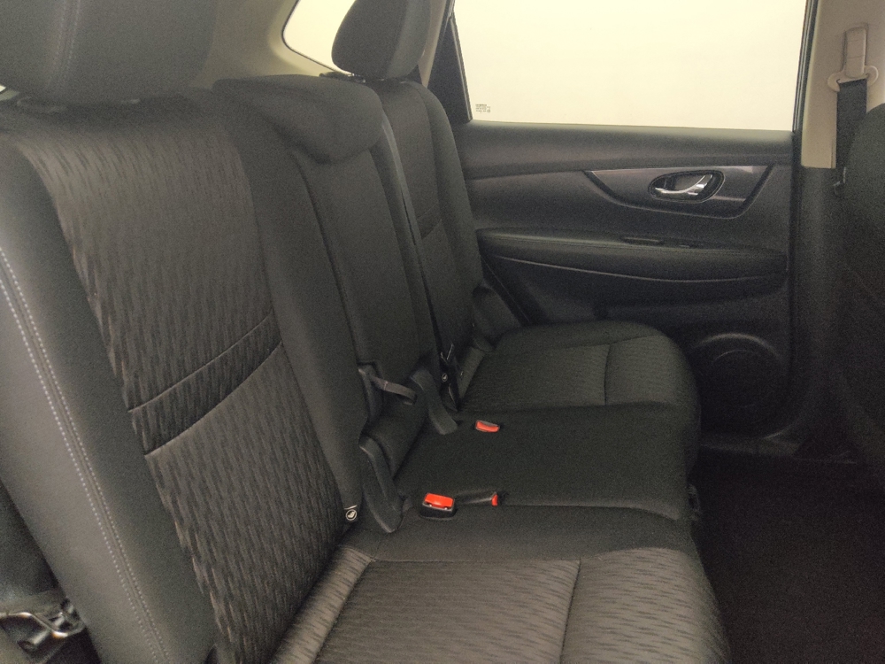 2018 Nissan Rogue SV - Photo 15