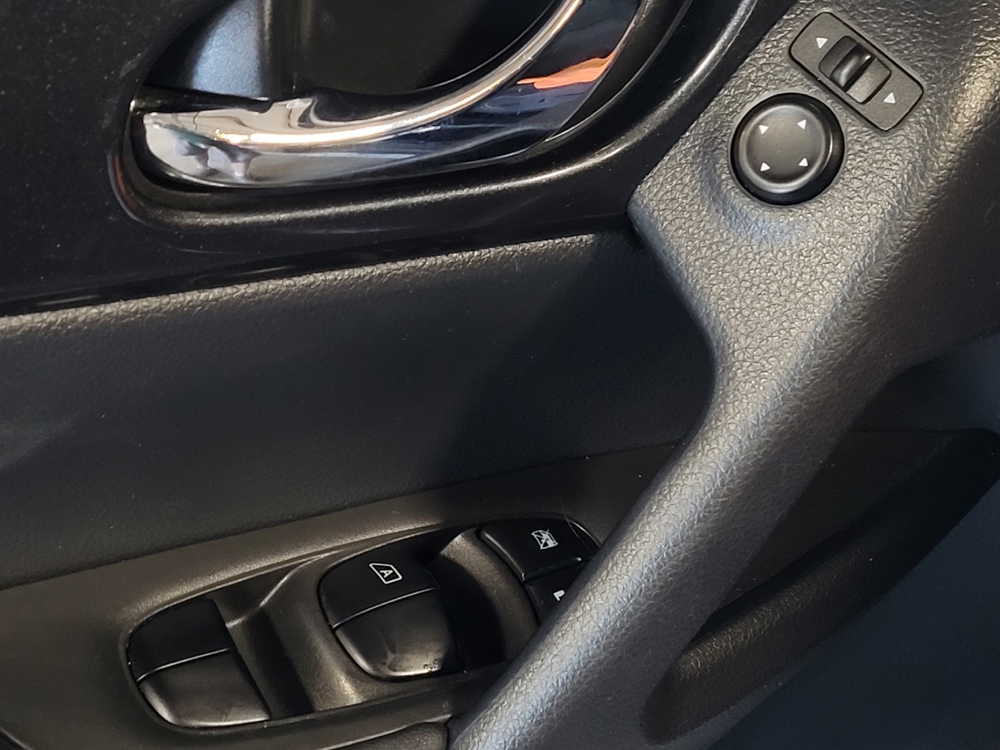 2018 Nissan Rogue SV - Photo 21
