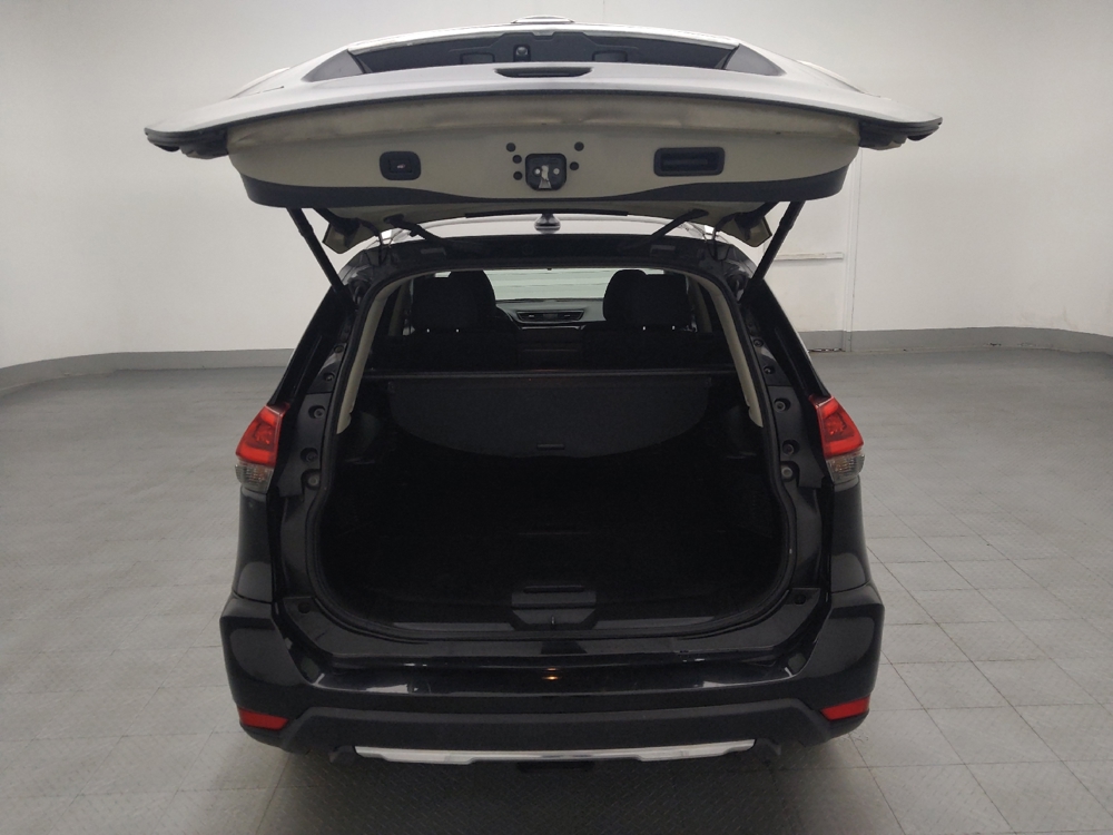 2018 Nissan Rogue SV - Photo 22