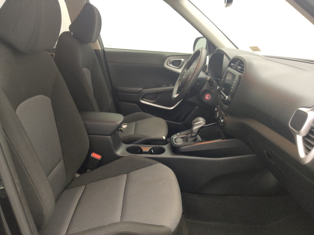 2022 Kia Soul LX - Photo 16