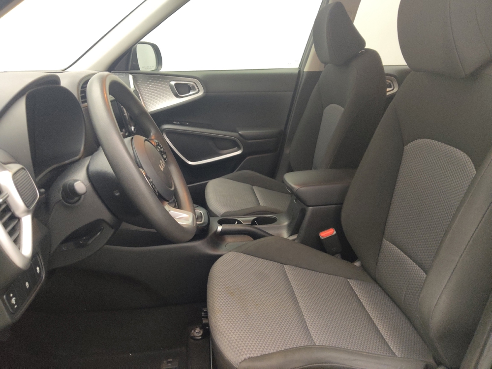 2022 Kia Soul LX - Photo 13
