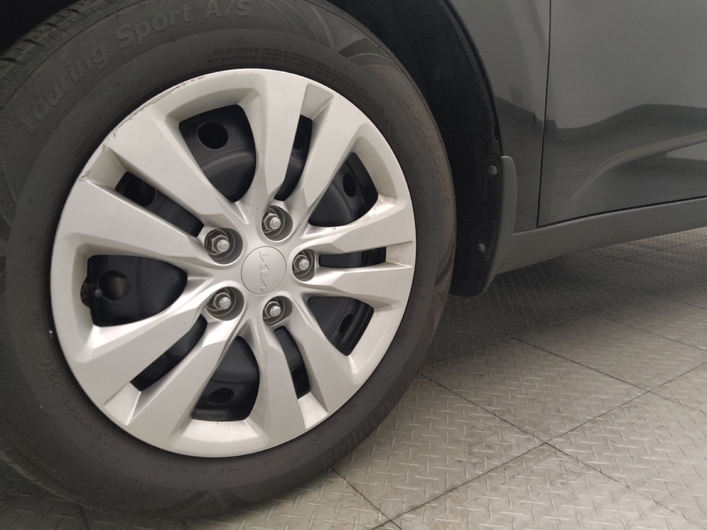 2022 Kia Soul LX - Photo 24