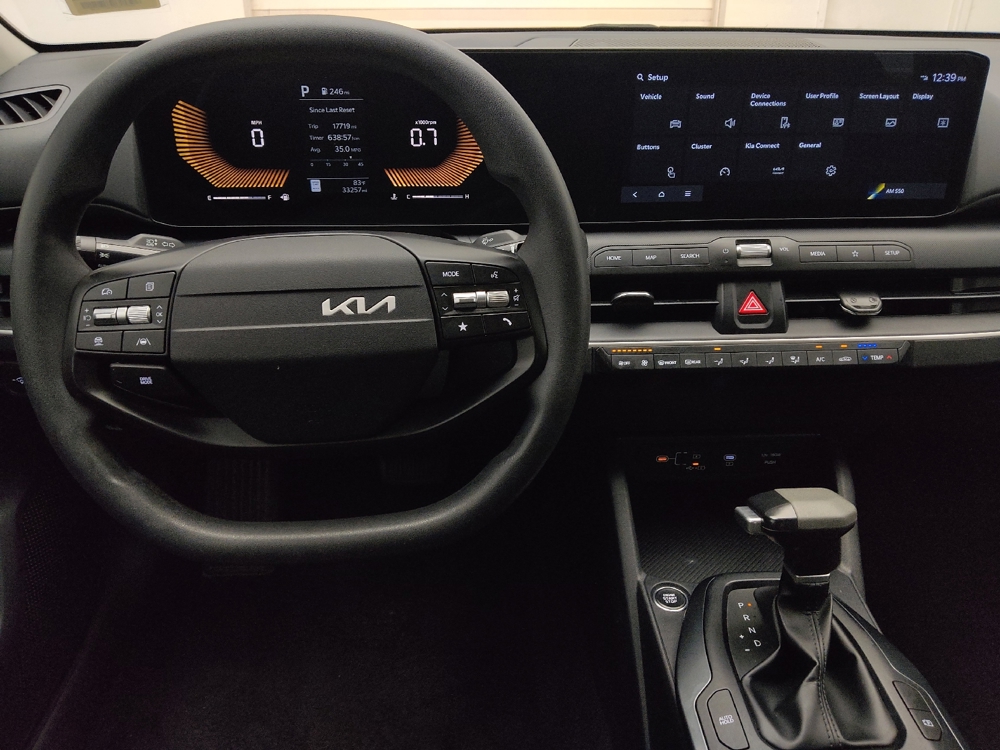 2025 Kia K4 LXS - Photo 17