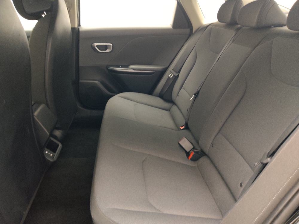 2025 Kia K4 LXS - Photo 14