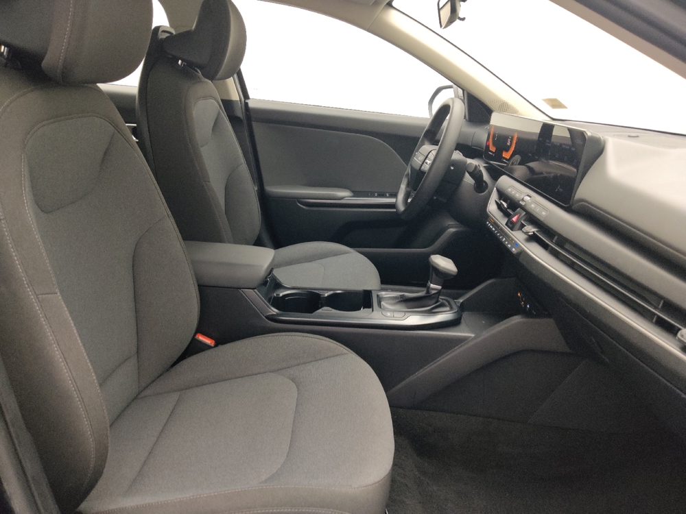 2025 Kia K4 LXS - Photo 16