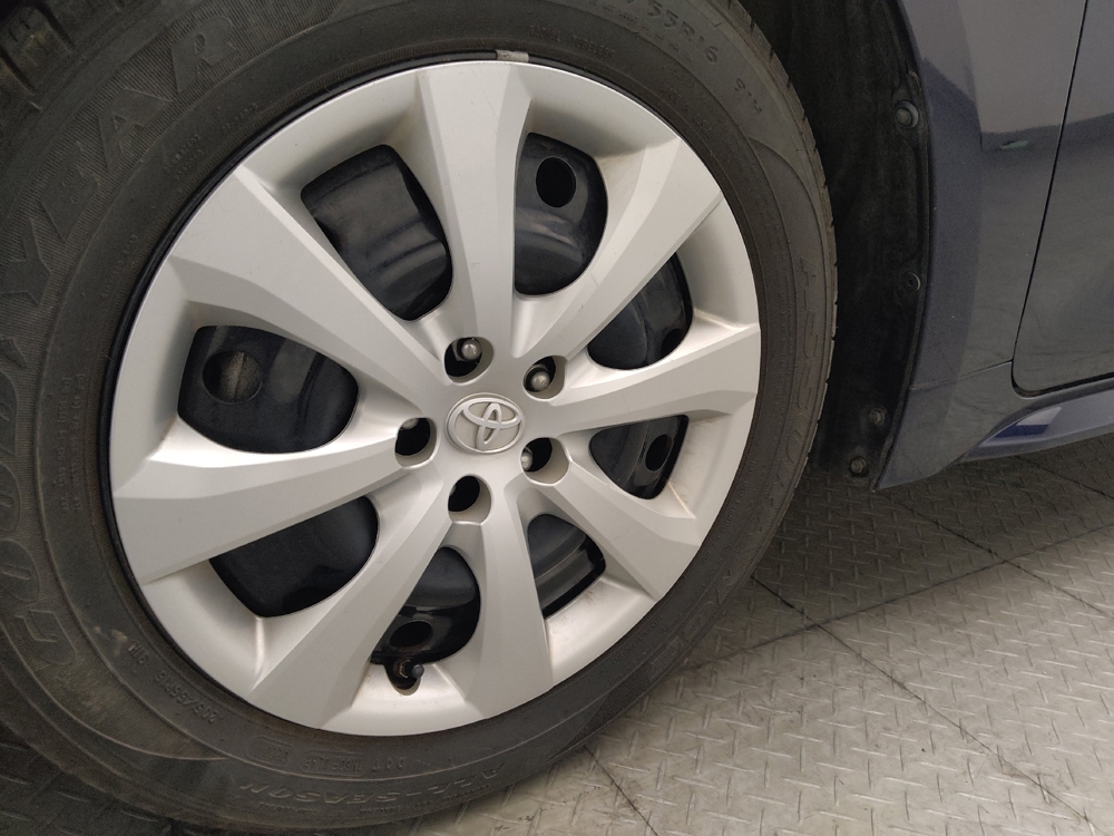 2021 Toyota Corolla LE - Photo 24