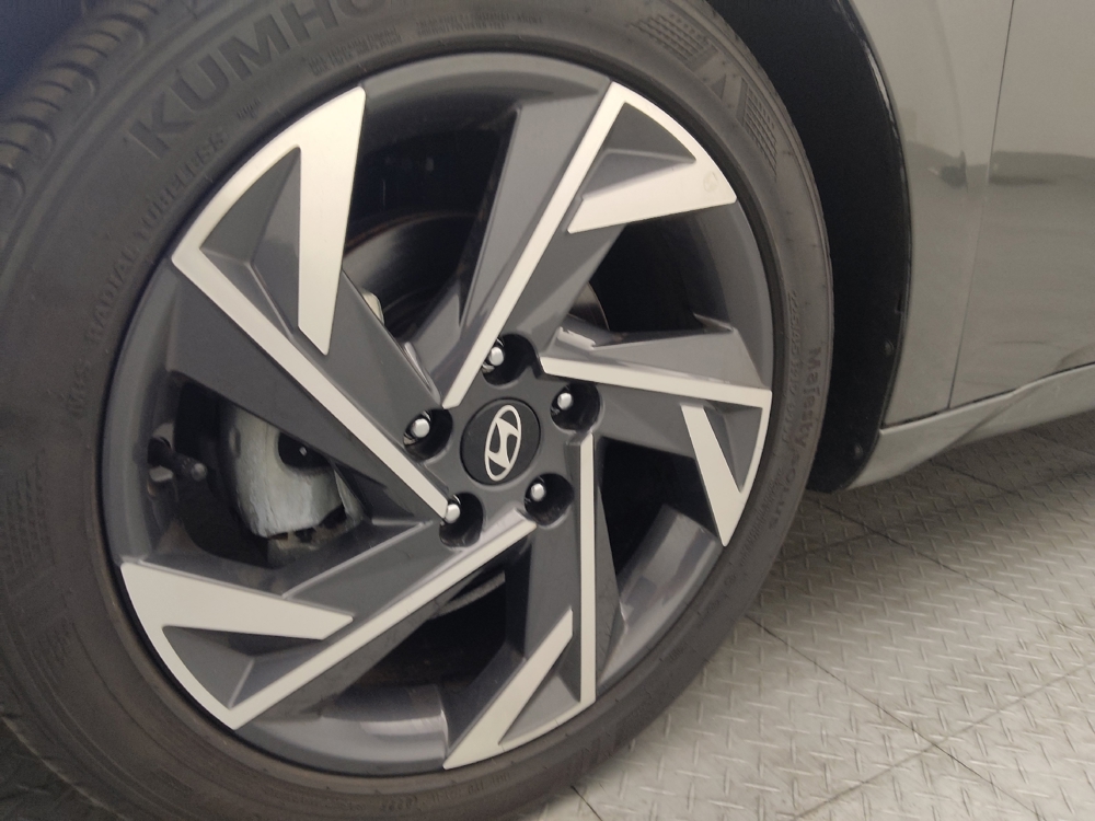 2025 Hyundai Elantra SEL - Photo 24