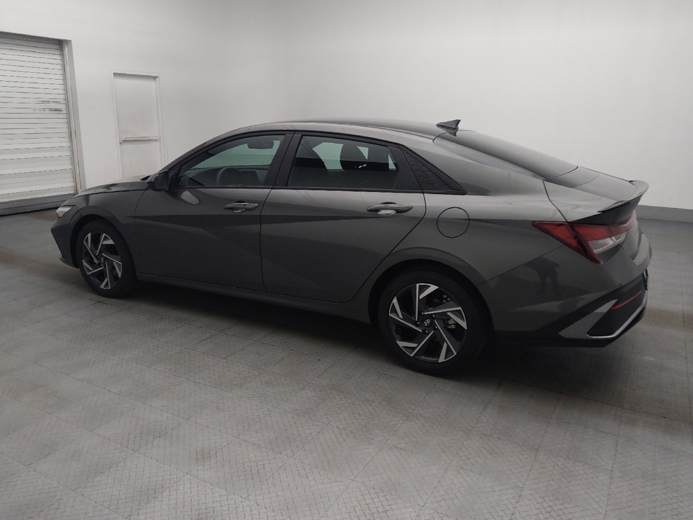 2025 Hyundai Elantra SEL - Photo 3