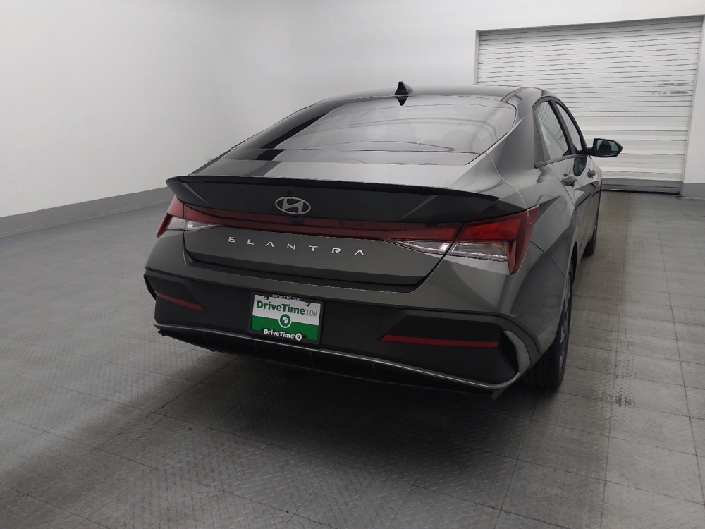 2025 Hyundai Elantra SEL - Photo 6