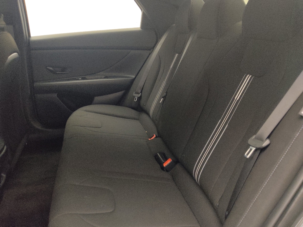 2025 Hyundai Elantra SEL - Photo 14