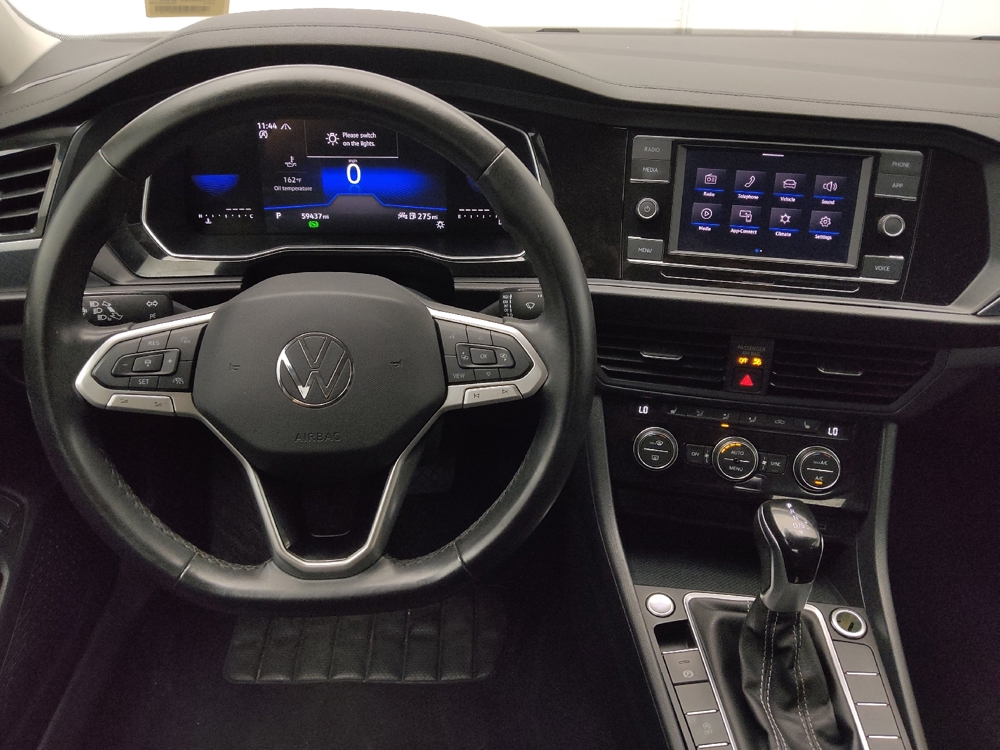 2024 Volkswagen Jetta SE - Photo 17
