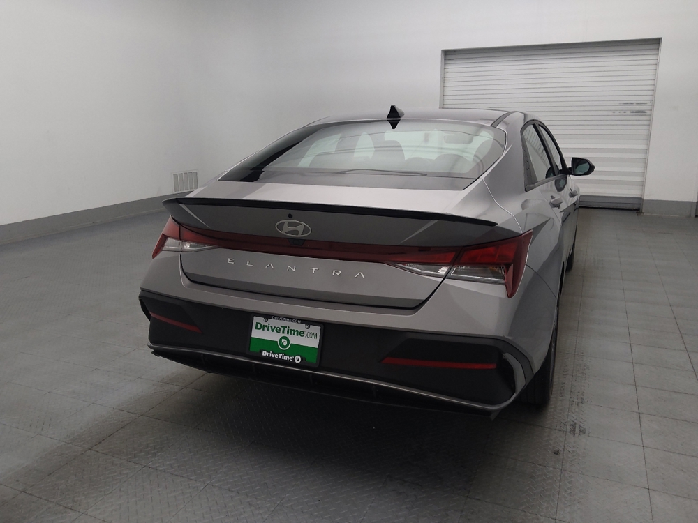 2025 Hyundai Elantra SEL - Photo 6