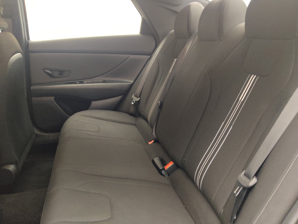 2025 Hyundai Elantra SEL - Photo 14