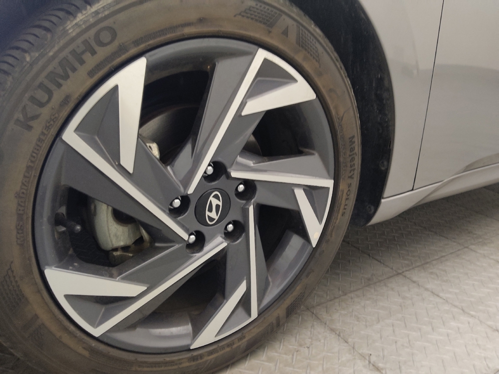 2025 Hyundai Elantra SEL - Photo 24