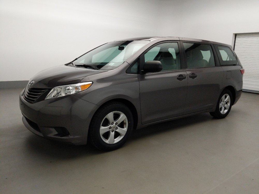 Used 2015 Toyota Sienna Driver Front Bumper