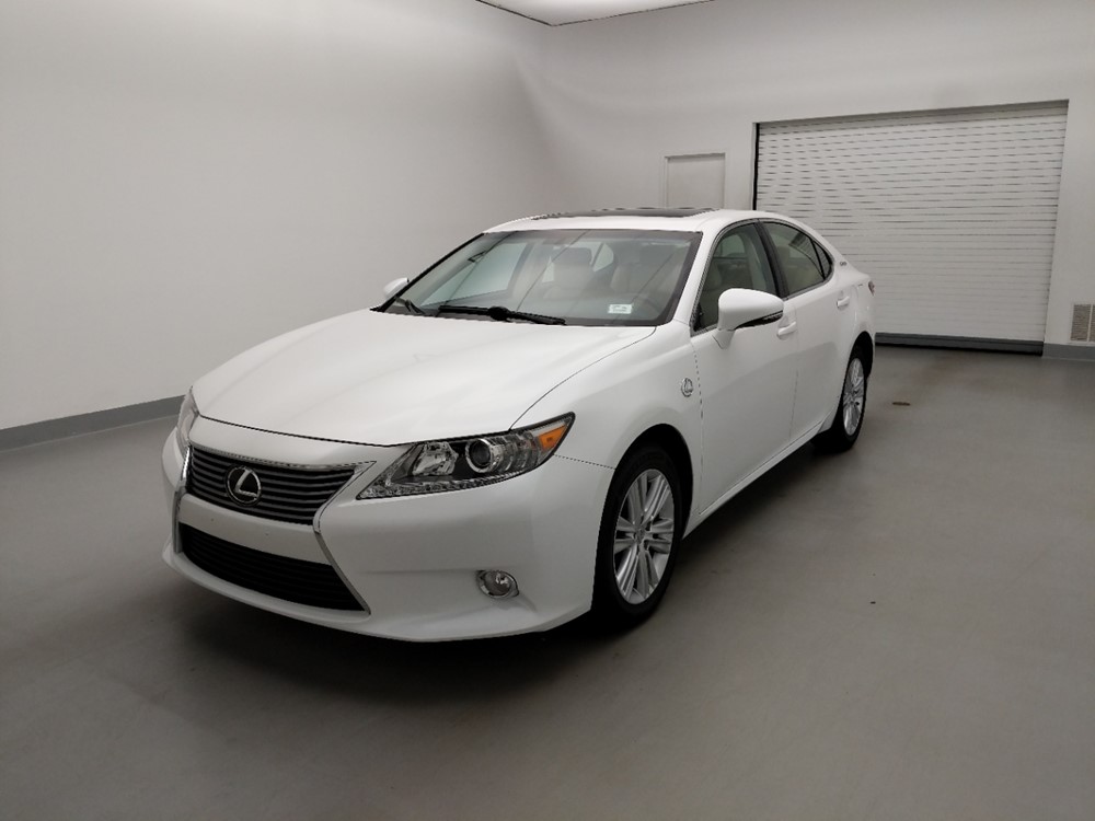 Used 2014 Lexus ES 350 Driver Front Bumper