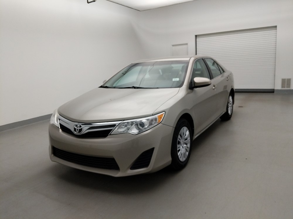 Used 2014 Toyota Camry Driver Front Bumper