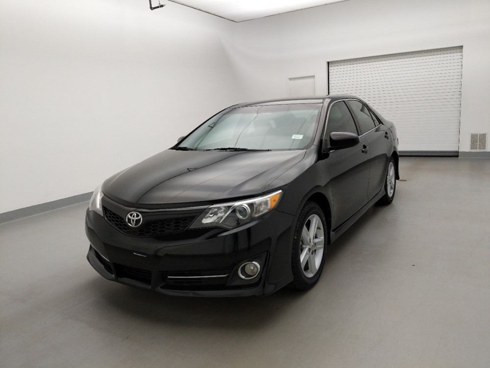 Used 2014 Toyota Camry Driver Front Bumper