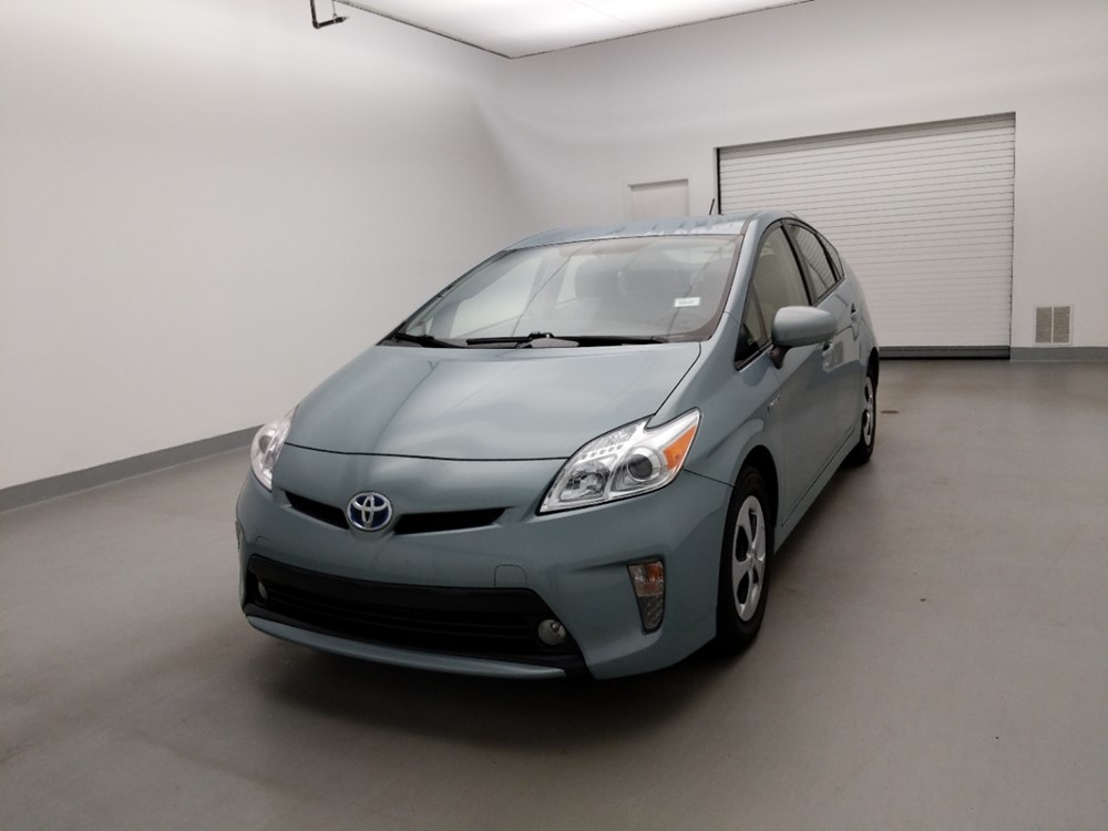 Used 2015 Toyota Prius Driver Front Bumper