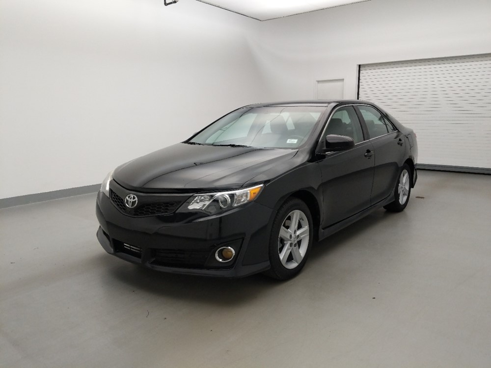 Used 2014 Toyota Camry Driver Front Bumper
