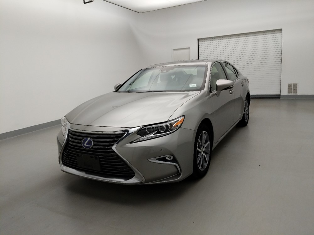 Used 2017 Lexus ES 300h Driver Front Bumper