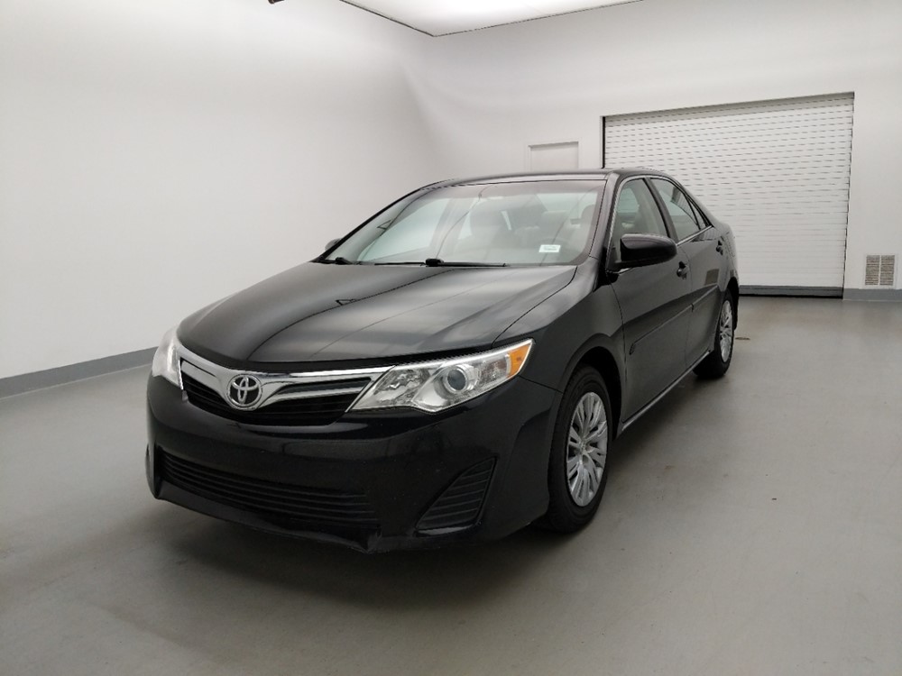 Used 2014 Toyota Camry Driver Front Bumper