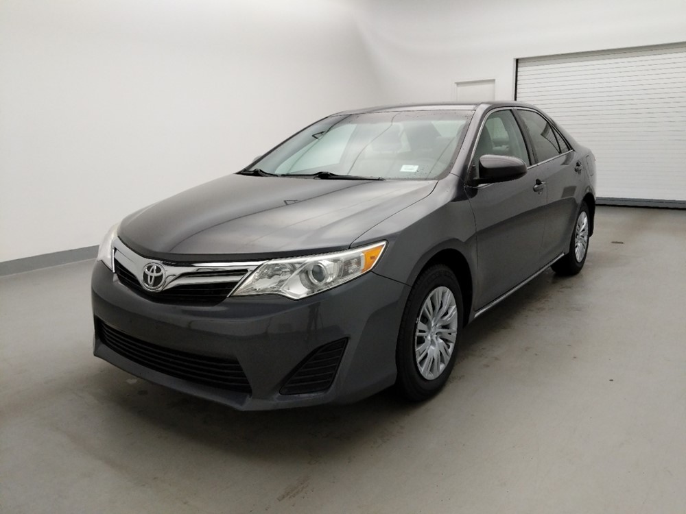 Used 2014 Toyota Camry Driver Front Bumper
