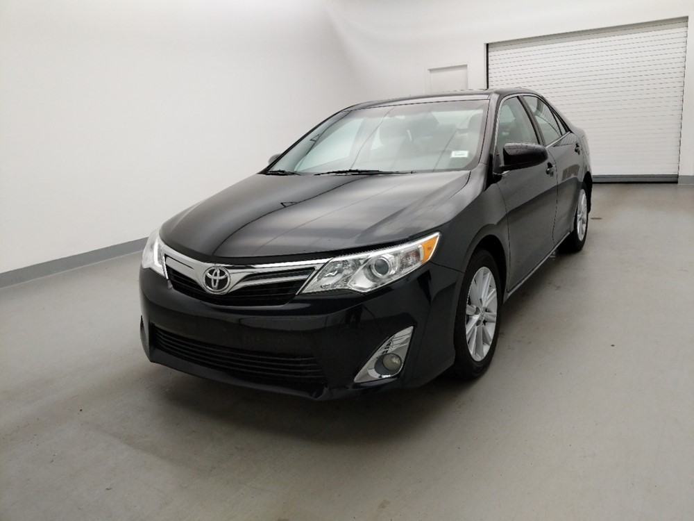 Used 2014 Toyota Camry Driver Front Bumper