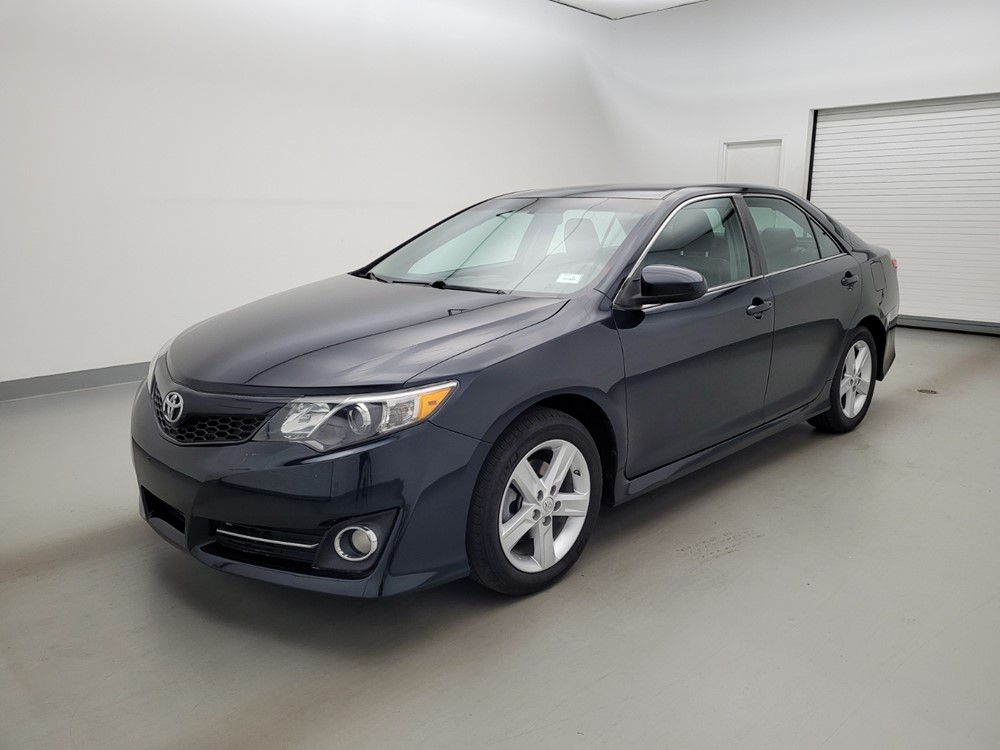 Used 2014 Toyota Camry Driver Front Bumper