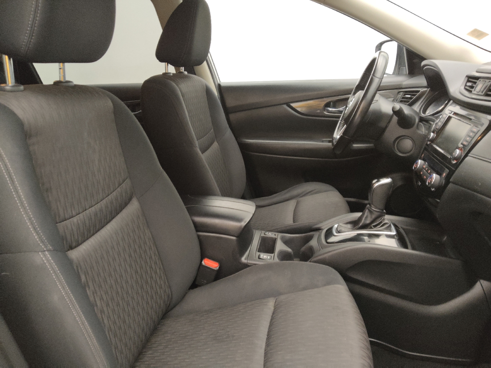 2018 Nissan Rogue SV - Photo 16