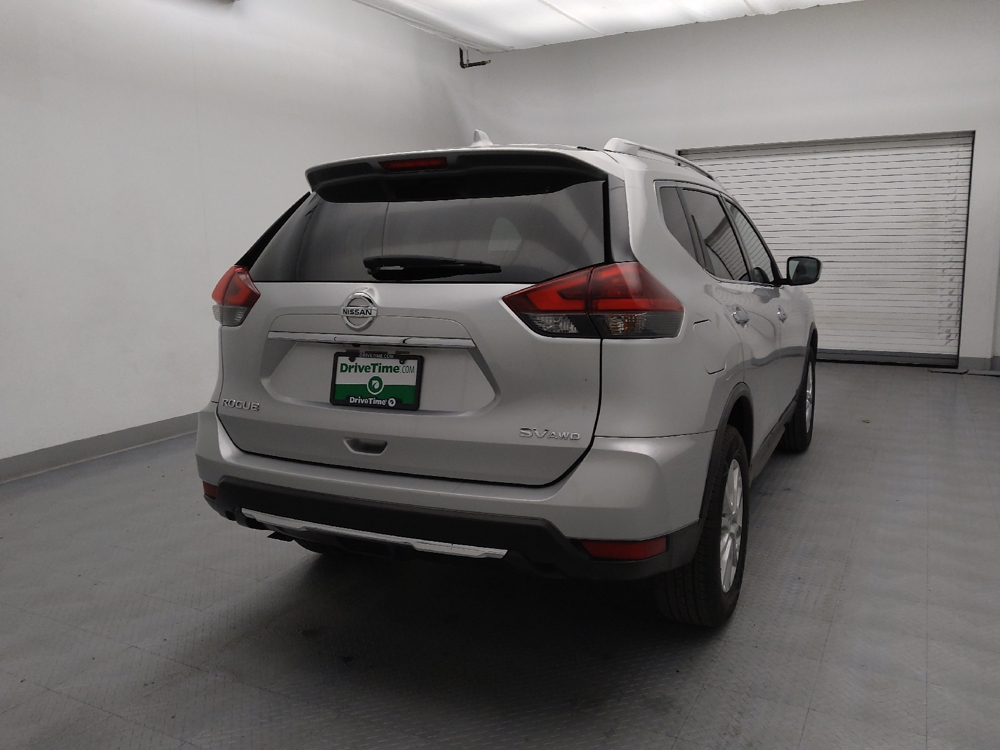 2018 Nissan Rogue SV - Photo 6