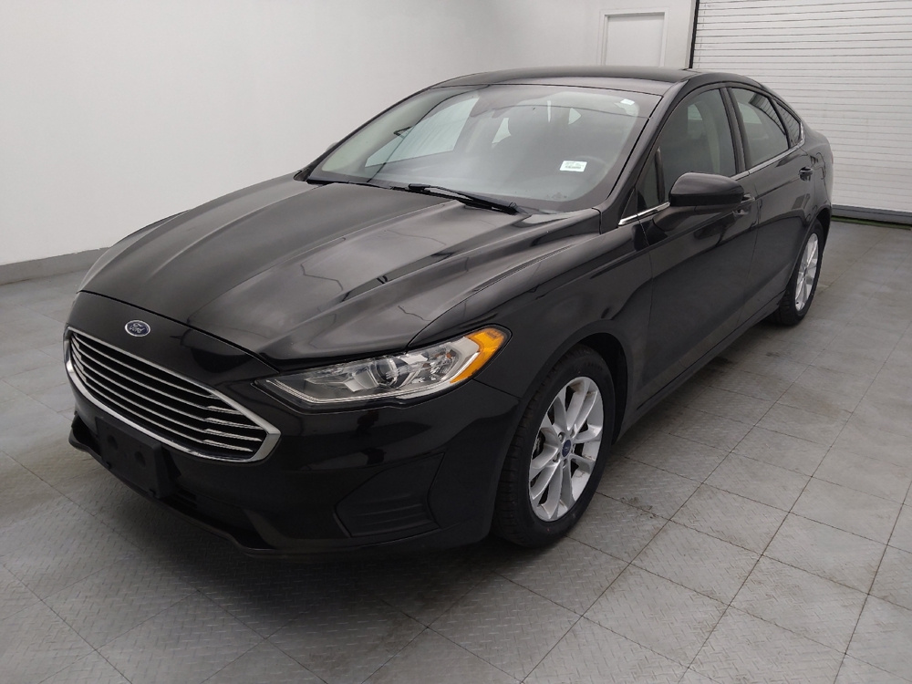 2019 Ford Fusion SE's photo