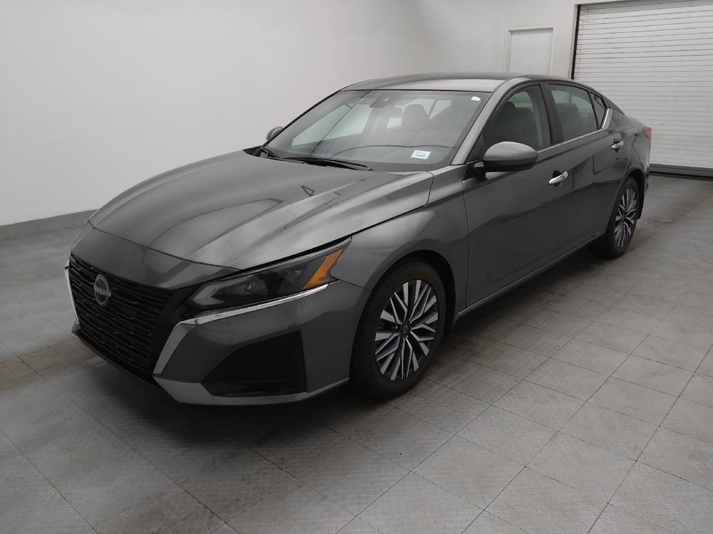 2023 Nissan Altima SV's photo