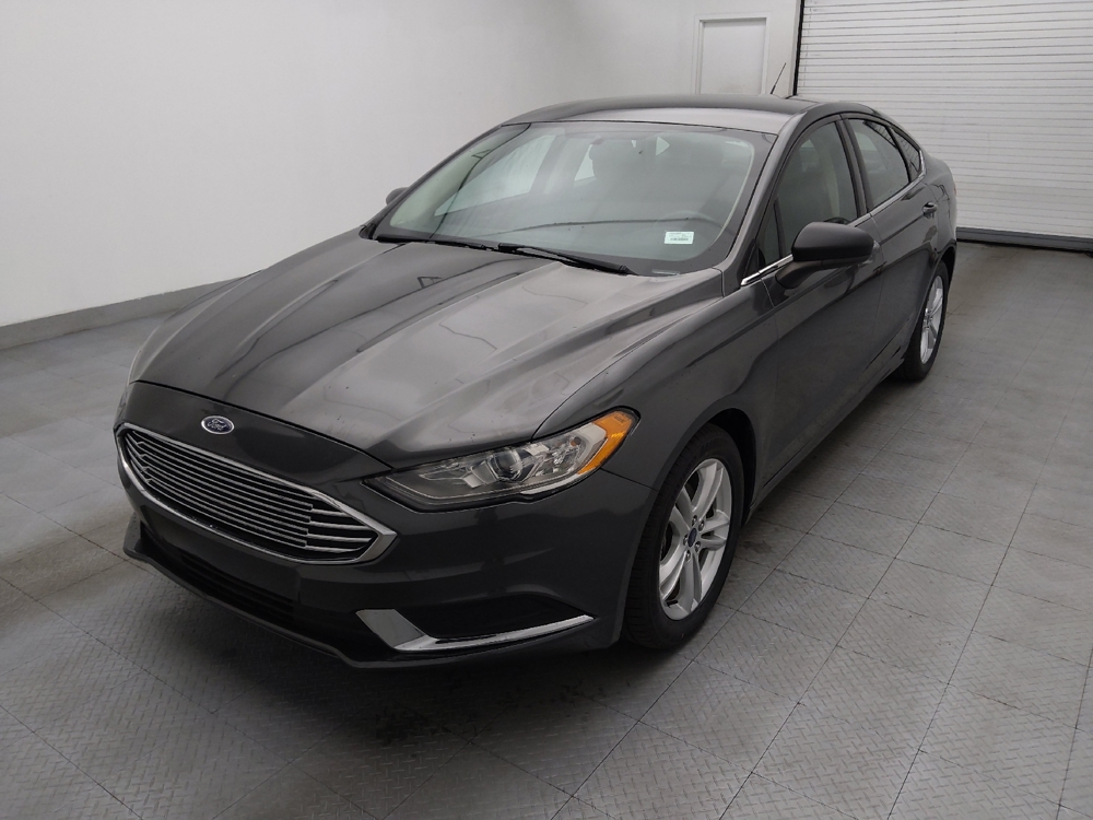 2018 Ford Fusion SE's photo
